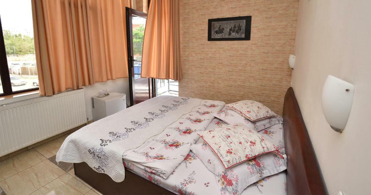 Hotel Taco Бухарест Екстер'єр фото